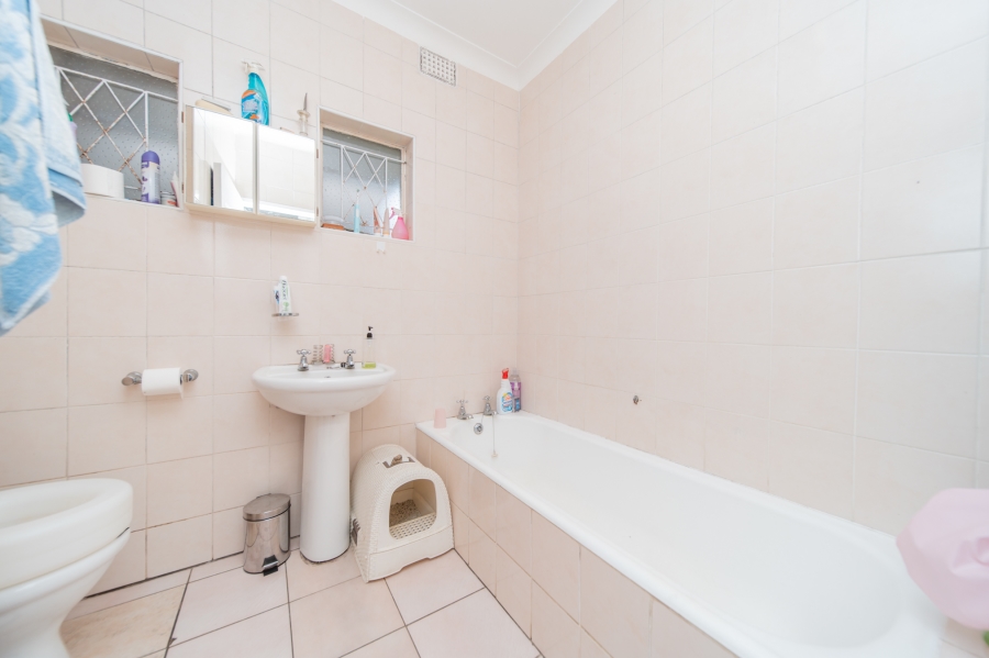 4 Bedroom Property for Sale in Sunnyridge Eastern Cape